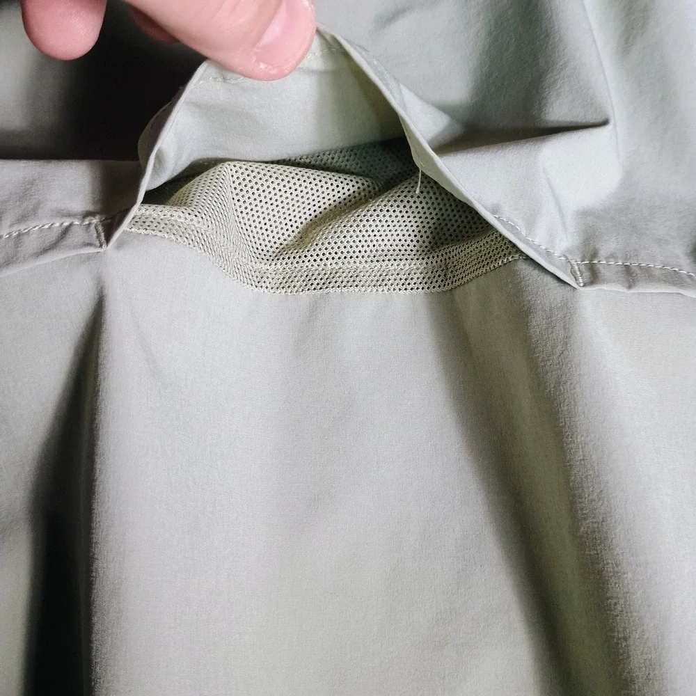 The North Face Mens Medium Khaki Short Sleeve Hiking Fishing Vented Shirt M
